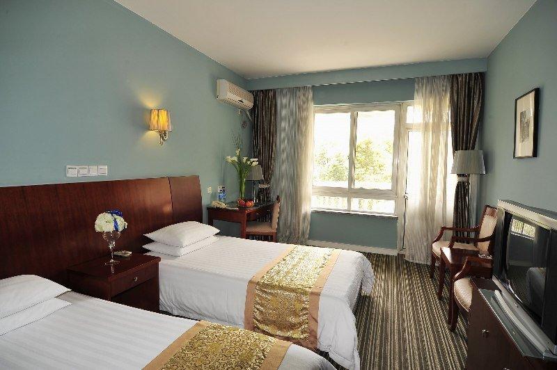 Golden Club 4* Shanghai
